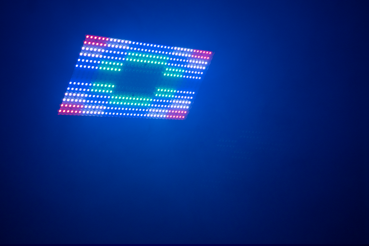 STUNNER400 - 90x 3W LED Strobe with 36 Section RGB Effect