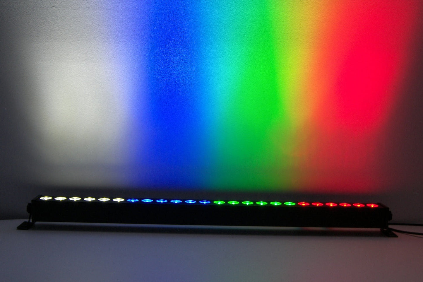 BAR24X4L - 24 x 4W RGBW LED Bar with 8 Segment Control