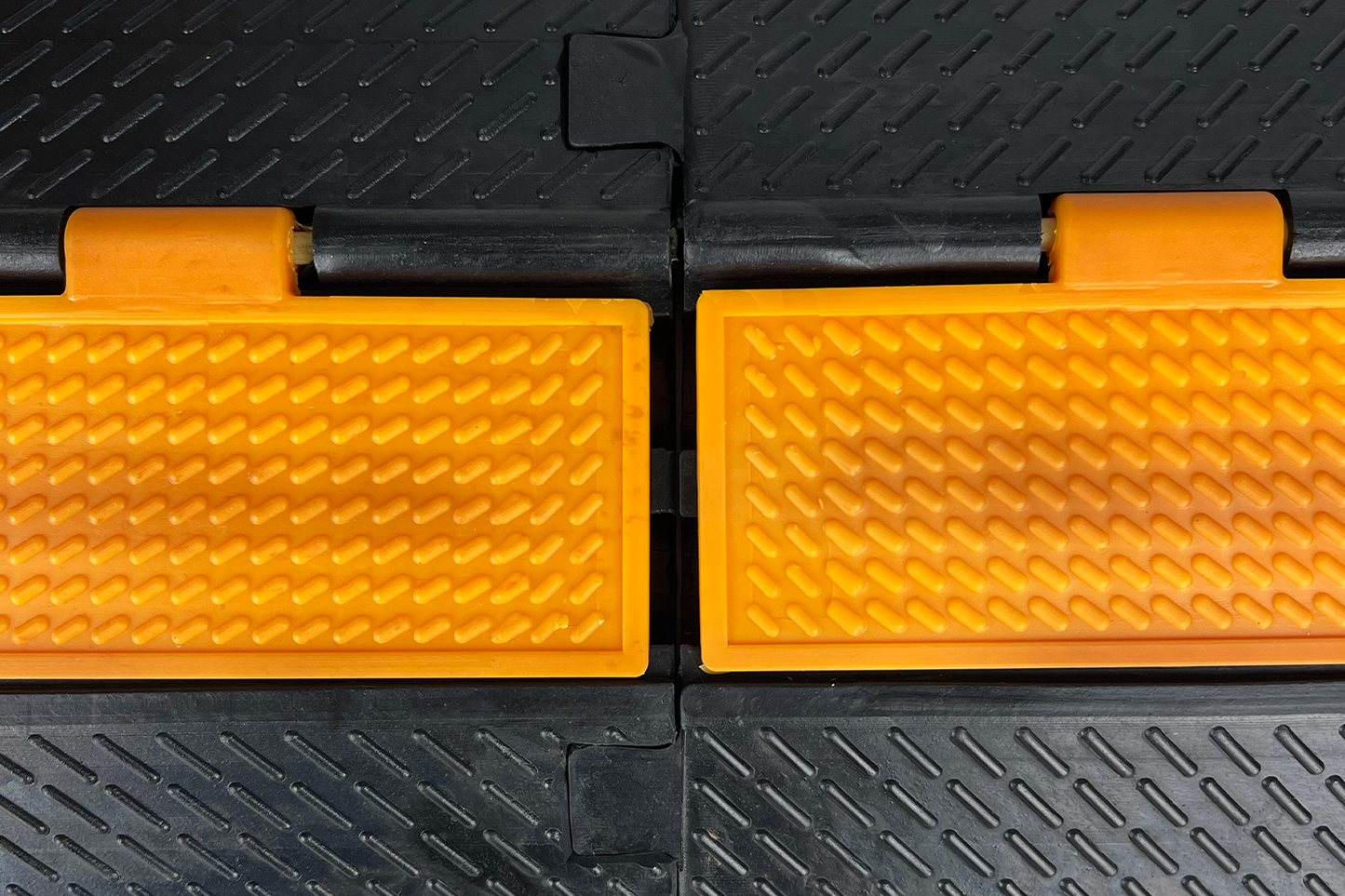 CT2CH1000 - Cable Tray - 2 Channel -  (1m)