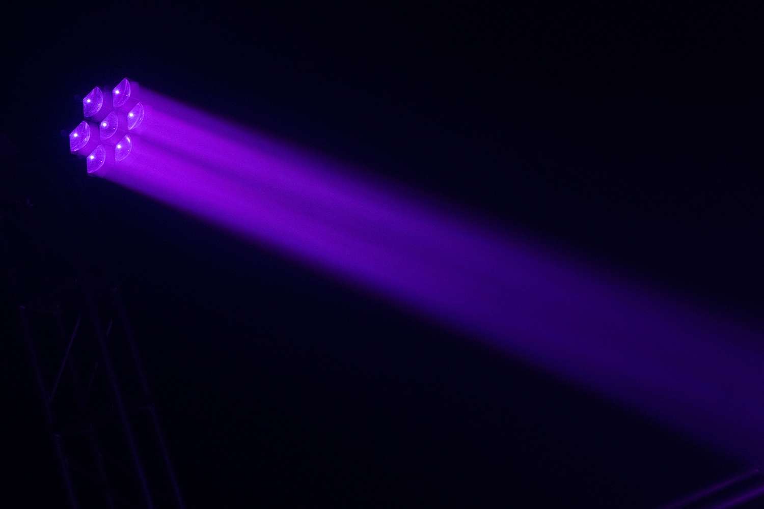 Event Lighting ENFORCER7X60BE moving head effect
