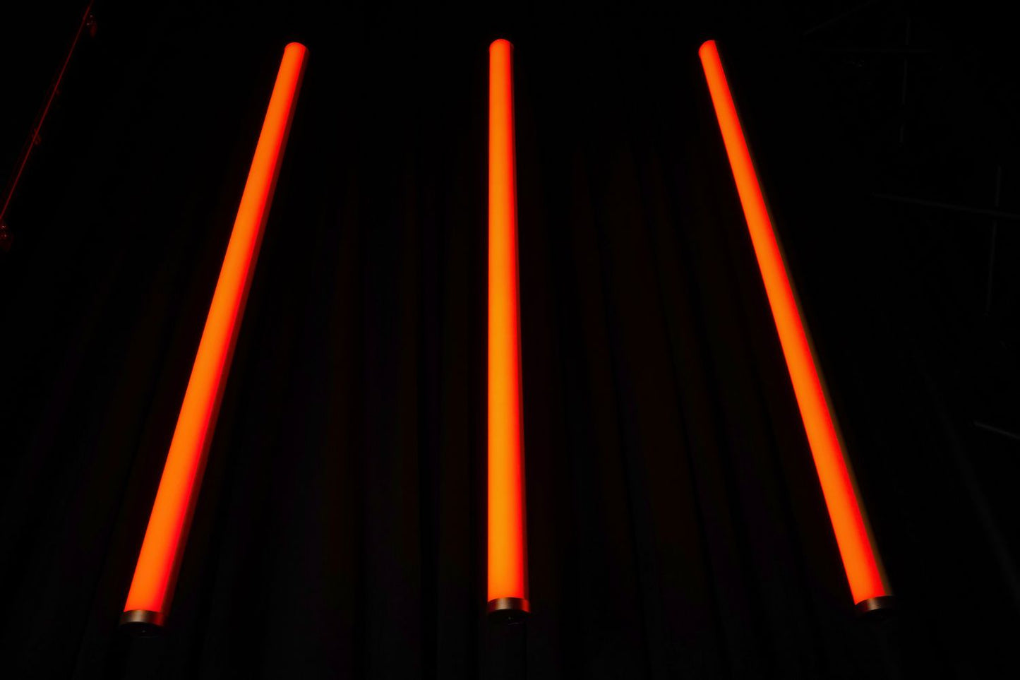 EVENTTUBEKIT - Outdoor LED Tube Package of 8 in a Road Case