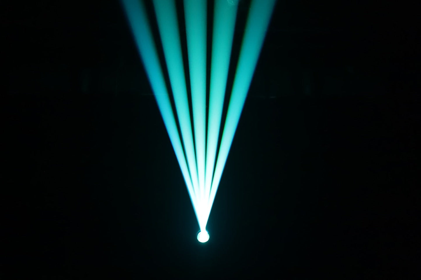 OUTBACK180B - Outdoor 180W LED Moving Head Beam