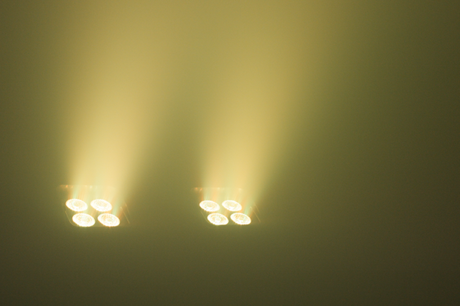 Event Lighting battery Parcan effect PAR4X12B_FX_YELLOW 