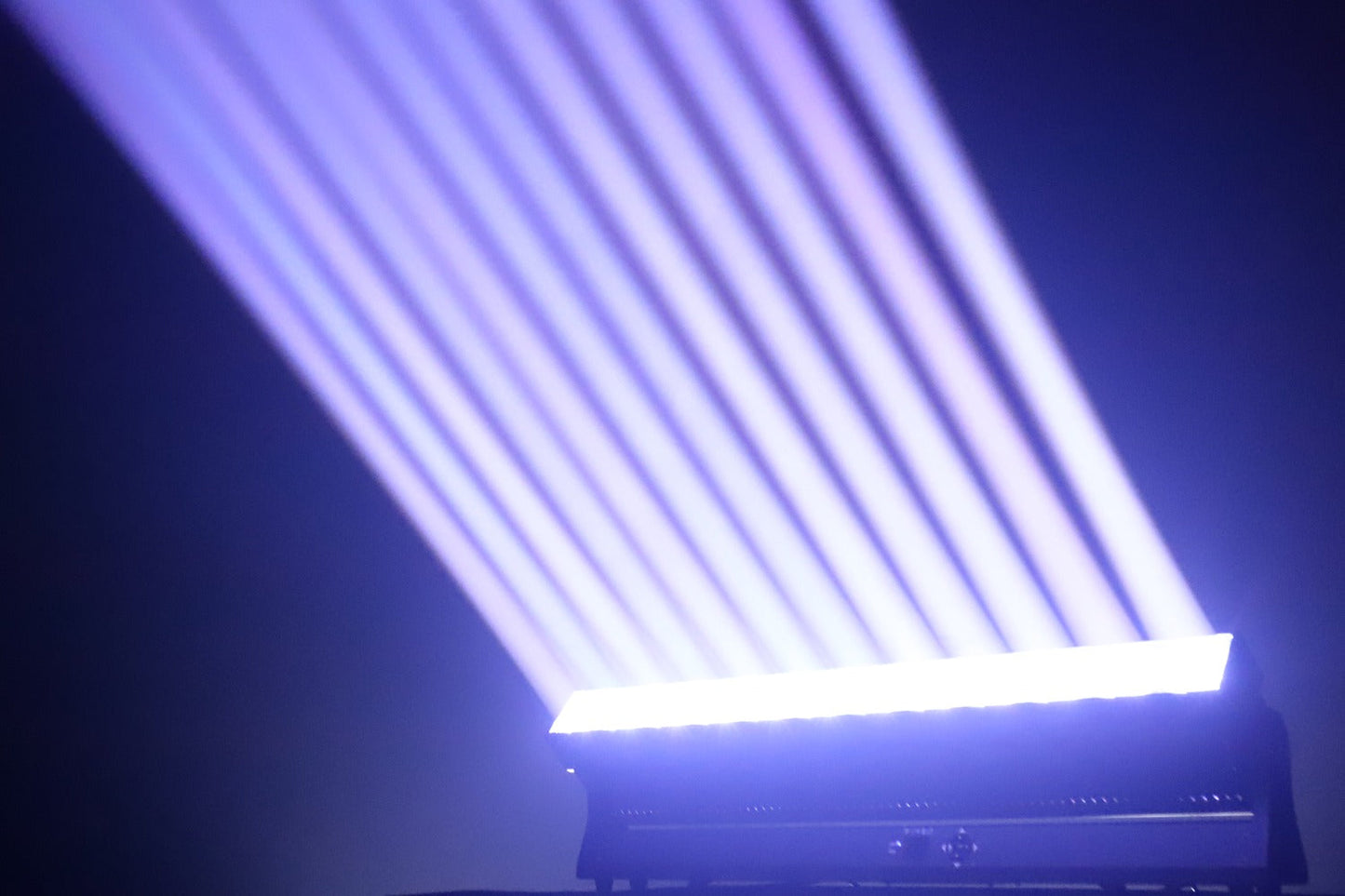 SURF12X60 - Tilt bar with zoom 12 x 60W RGBW LEDs