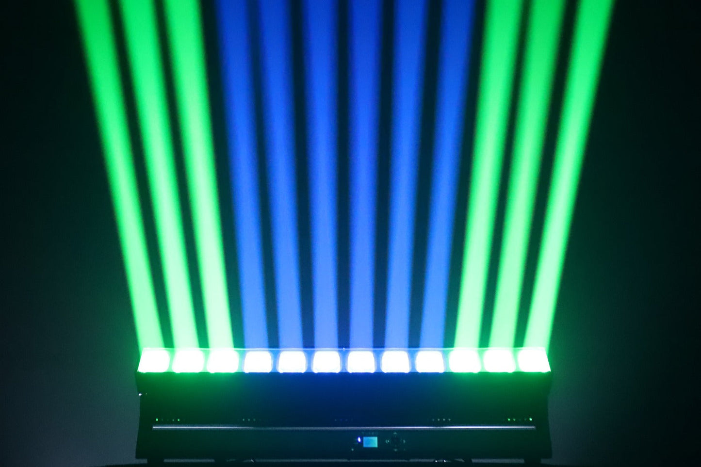 SURF12X60 - Tilt bar with zoom 12 x 60W RGBW LEDs