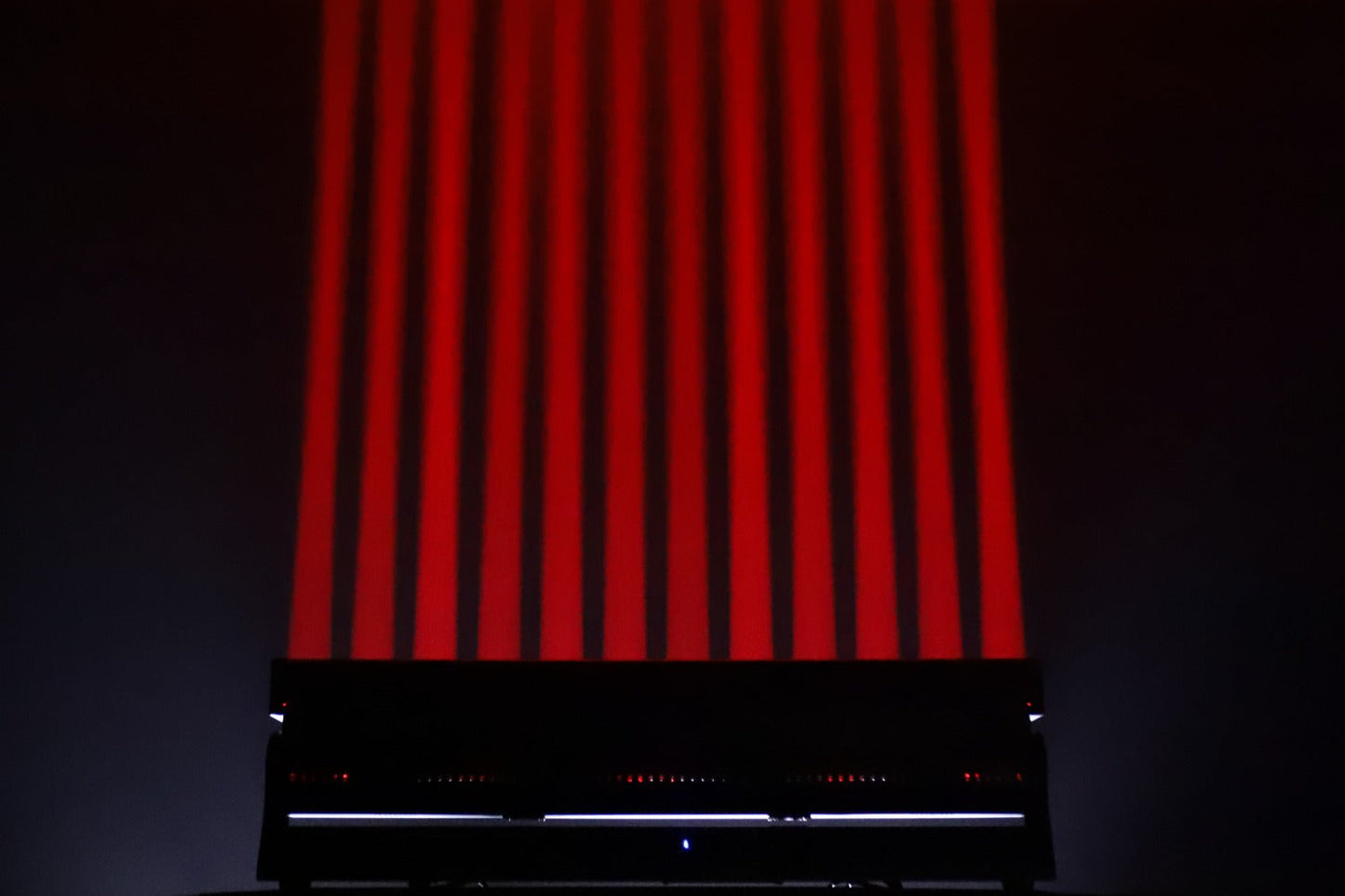 SURF12X60 - Tilt bar with zoom 12 x 60W RGBW LEDs