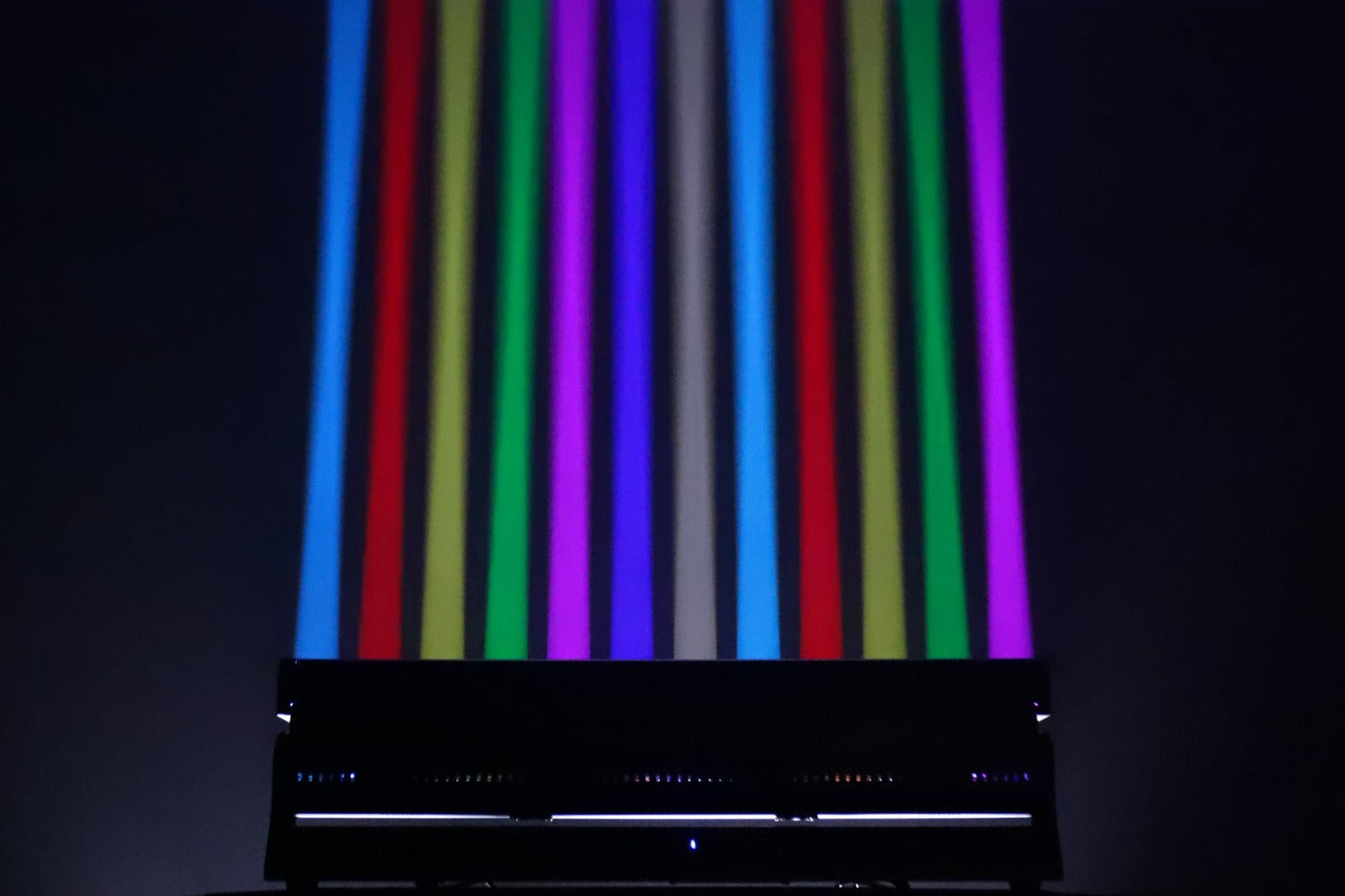 SURF12X60 - Tilt bar with zoom 12 x 60W RGBW LEDs