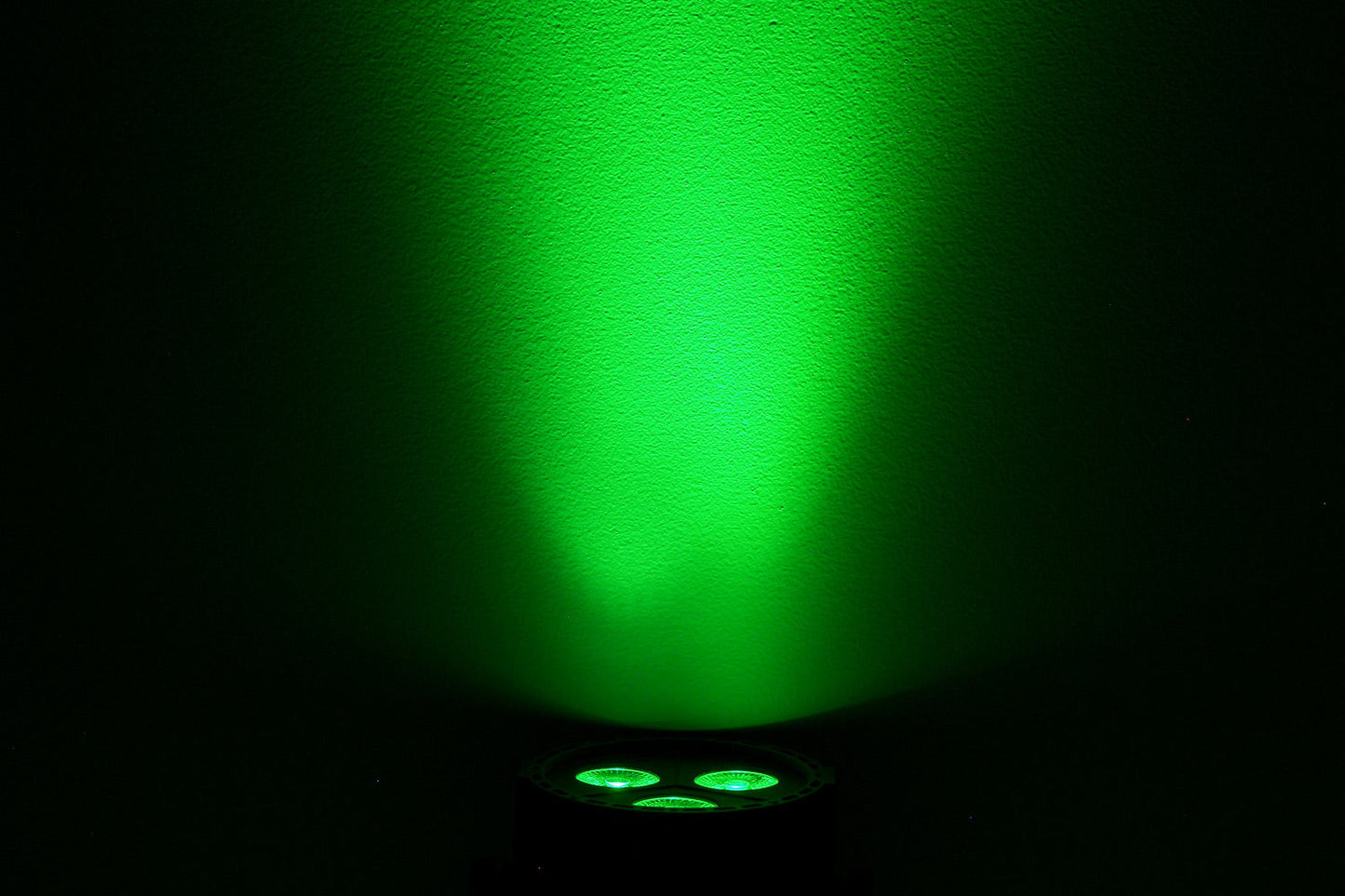 VIVIDPAR3X4Q - Indoor Party Par with 3 x 4W RGBW LEDs